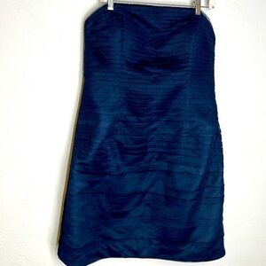 D’Zage size 10 navy blue tulle strapless gown